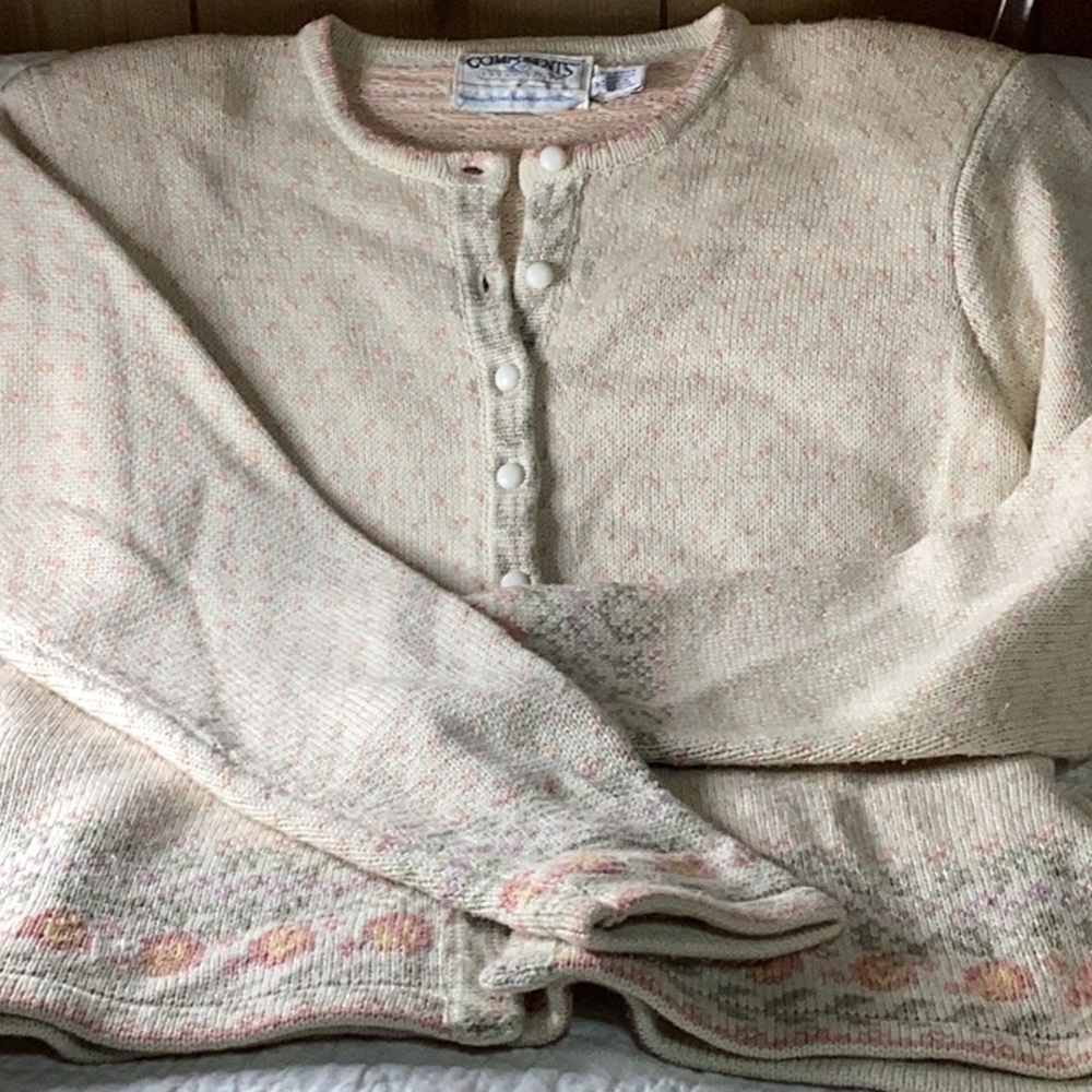Vintage Cardigan Sweater 🧶